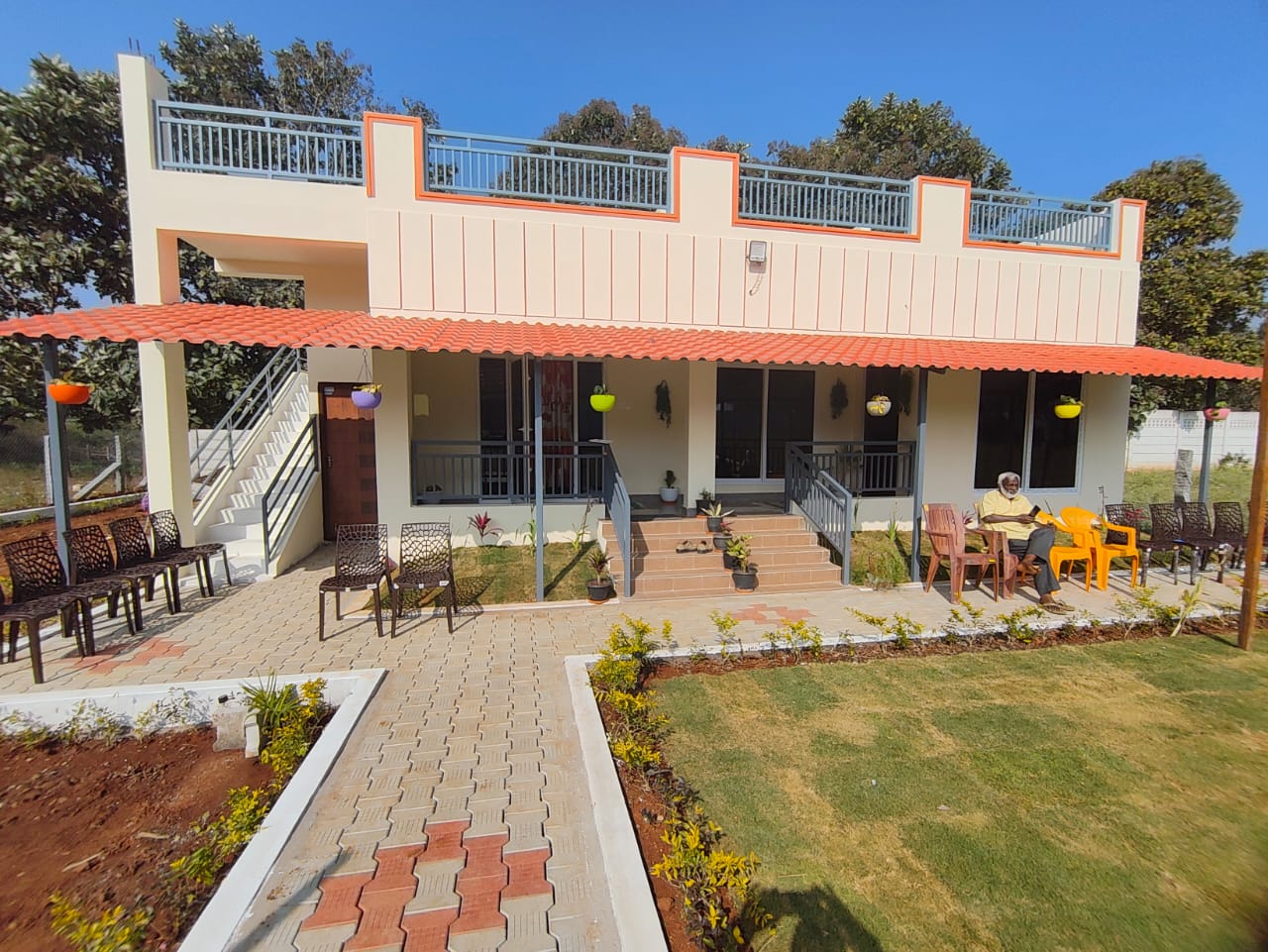 Front Verandah & Guest Seating Area